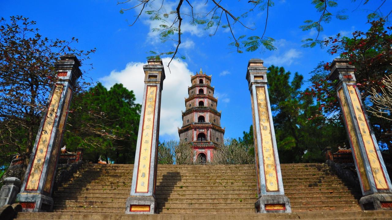 Hoang Trieu Hotel Hue Exterior photo